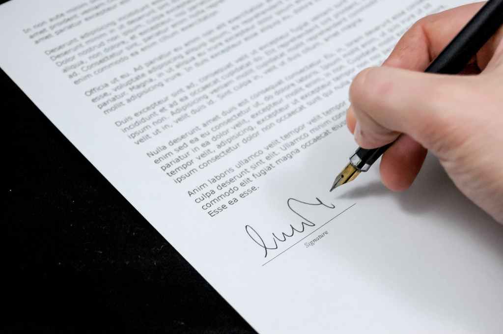 Sign contracts with confidence
